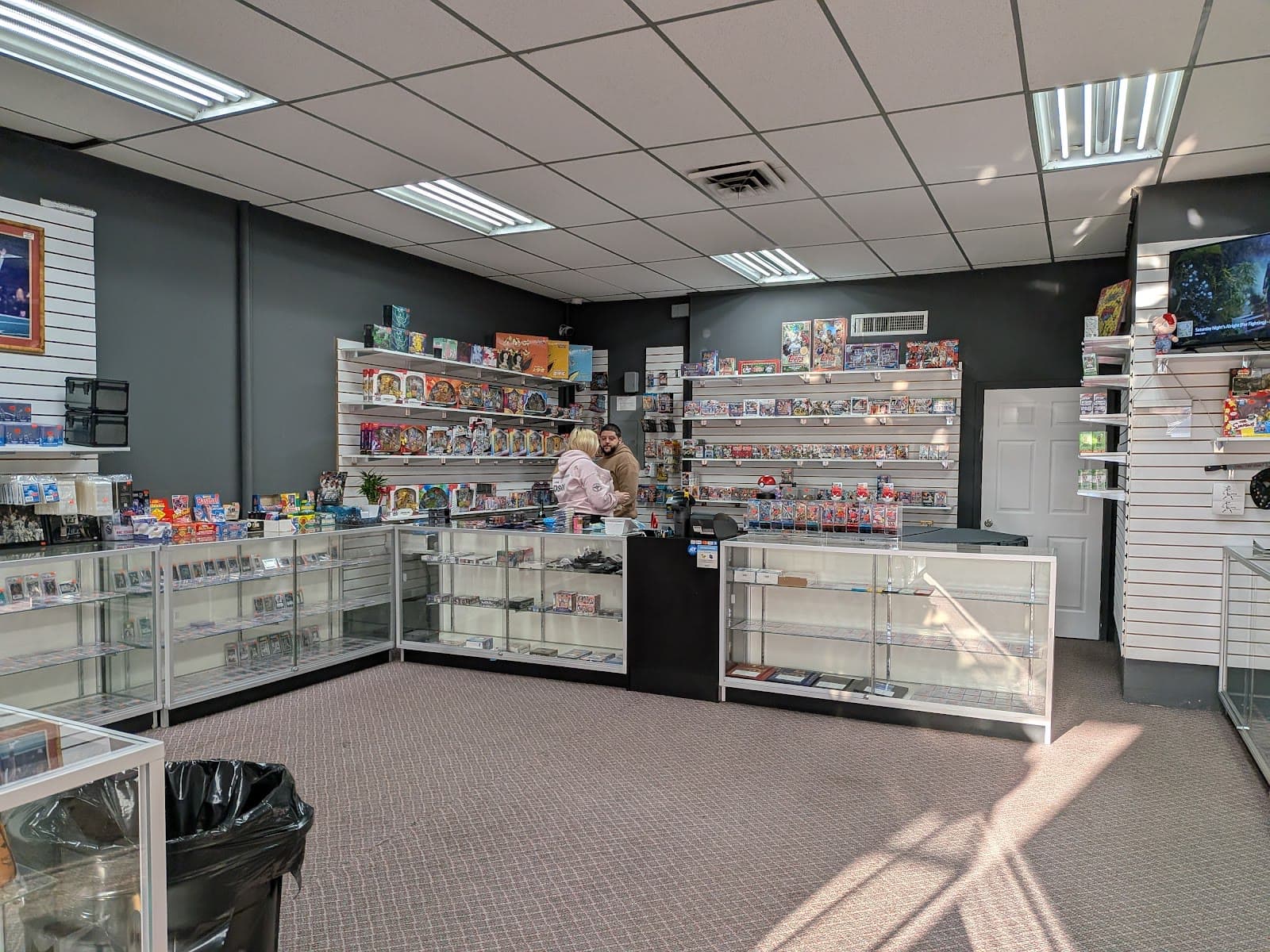 A look across the card cases inside Jams3